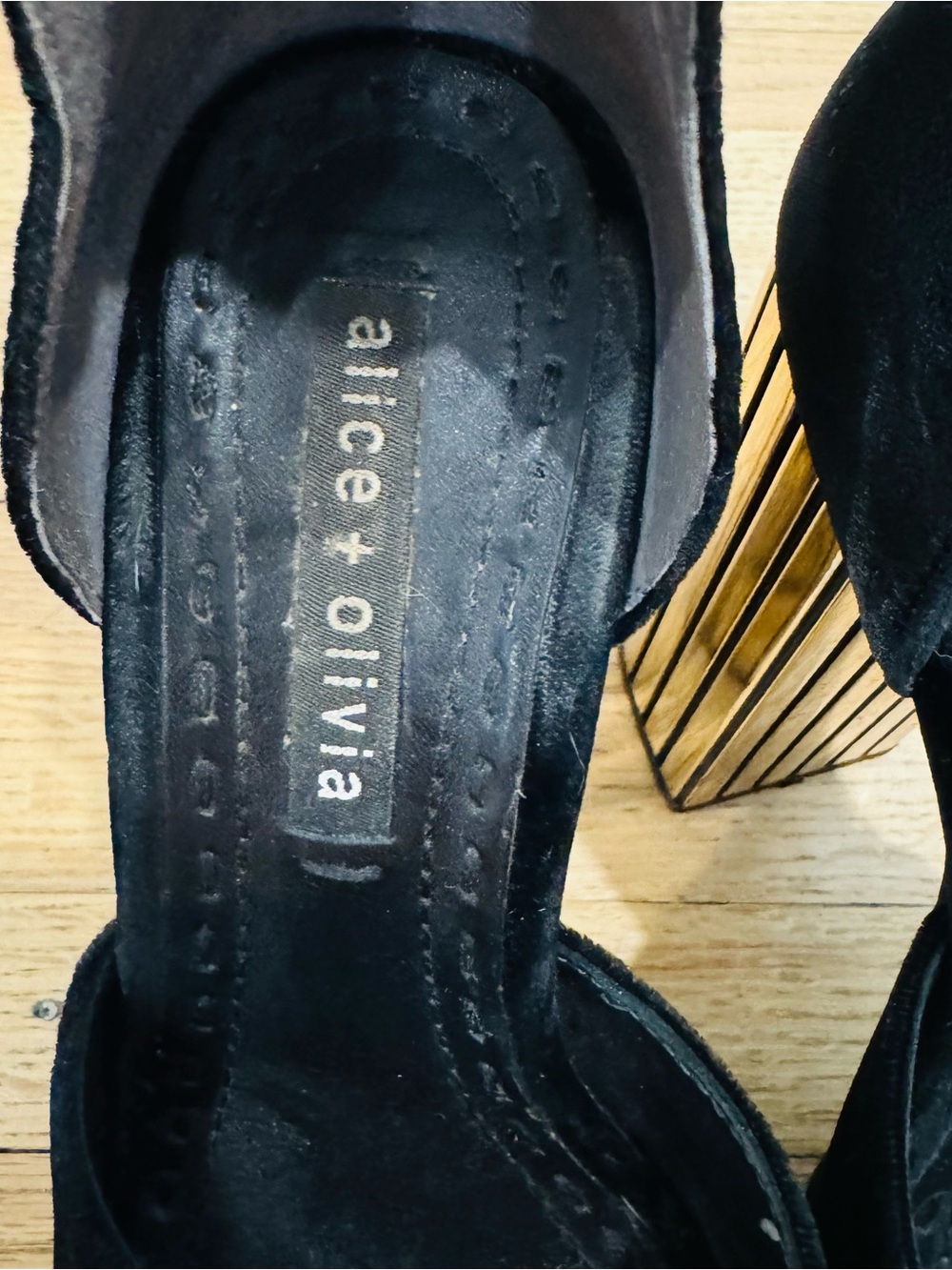 Alice + Olivia Black Velvet Statement Heels Gold Column Heel EU 36.5 US 6.5 - Picture 4 of 7